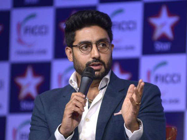 फिल्मों से दूर