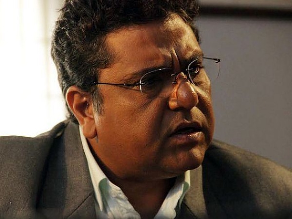 आपने NSD से ग्रेजुएशन किया है.. थियेटर, टीवी, फिल्में.. हर मीडियम पर काम किया है.. किसमें खुद को ज्यादा कंफर्टेबल पाते हैं?