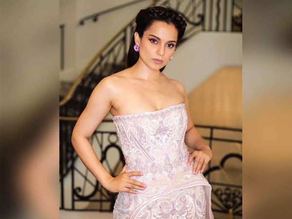 झुर्रियां और सफेद बालों की शुरुआत अच्छी लगती 