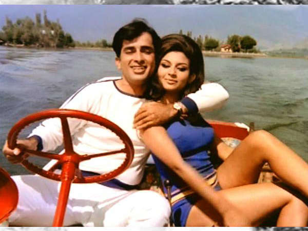 2-year-old-saif-ali-khan-ran-to-save-uncle-shashi-kapoor-s-life-interesting-trivia-unknown-storiess