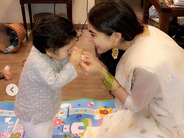 सारा दीदी के साथ