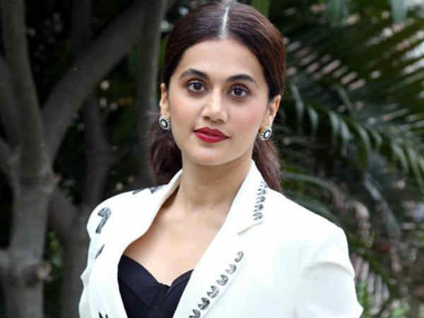 8 करोड़ रूपये की फीस 8 करोड़ रूपये की फीस