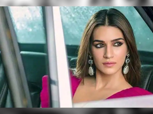 प्रभास संग कृति सेनन की आदिपुरुष प्रभास संग कृति सेनन की आदिपुरुष