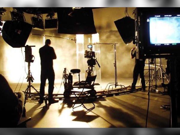 बड़े सितारे कोरोना की चपेत में