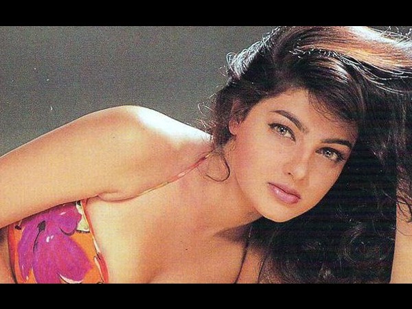 बोल्ड फोटोशूट की वजह से मिली ममता कुलकर्णी को धमकियां