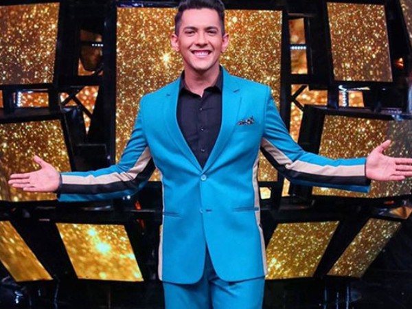 कोरोना पॉज़टिव हैं होस्ट आदित्य नारायण