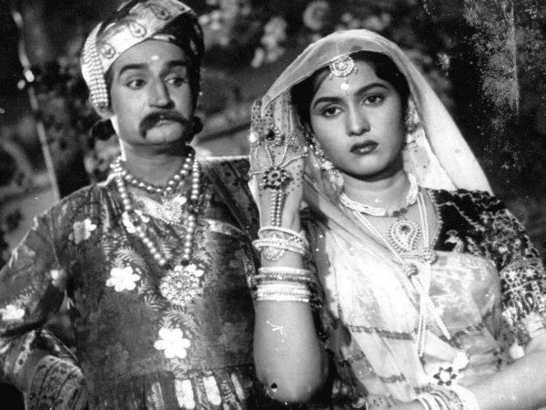 25 रूपये फीस