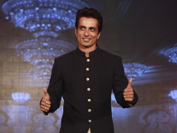 सोनू सूद ने दी कोरोना को मात सोनू सूद ने दी कोरोना को मात