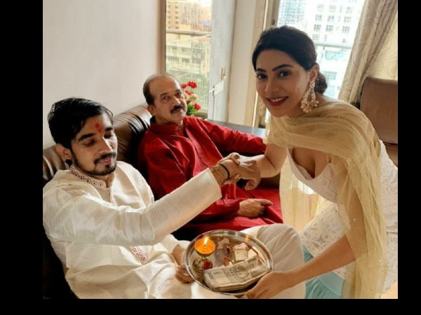 निक्की तंबोली के घर पूजा निक्की तंबोली के घर पूजा