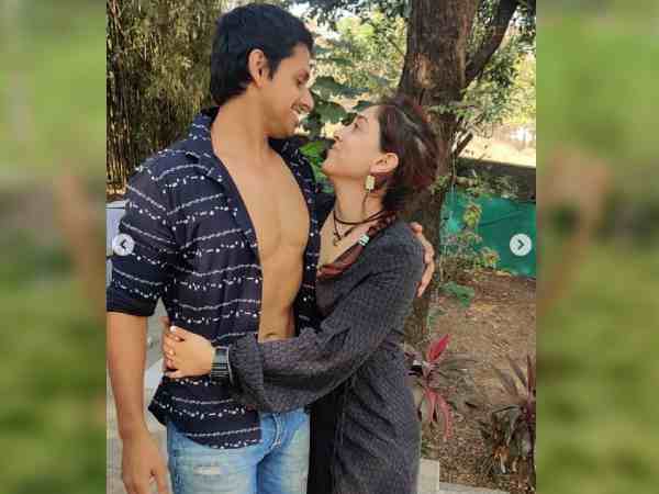 ले चुकी हैं अपना छोटा सा घर ले चुकी हैं अपना छोटा सा घर