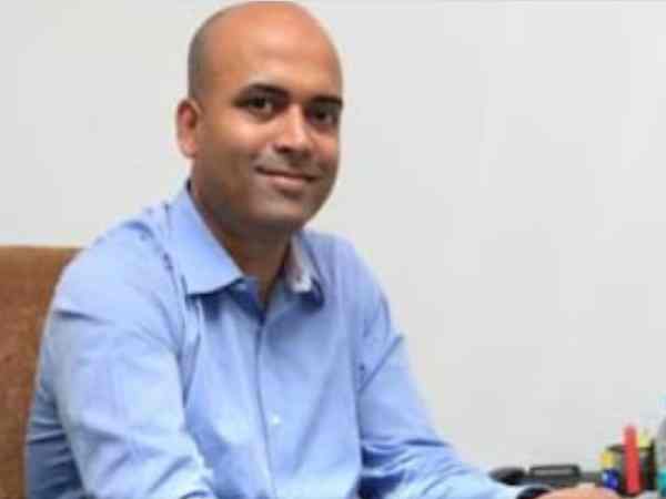 करती थी ब्लैकमेल