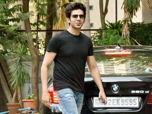 खबरों में हैं कार्तिक आर्यन खबरों में हैं कार्तिक आर्यन