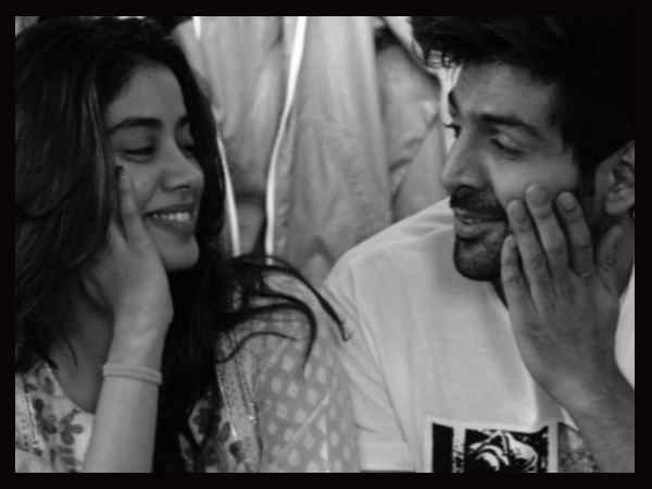 साथ में छुट्टियां बिताईं साथ में छुट्टियां बिताईं