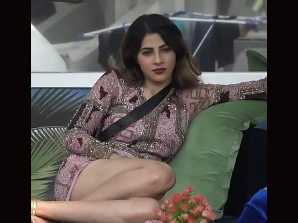 बुरे वक्त से गुज़र रही