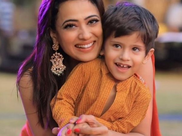 श्वेता ने तोड़ी चुप्पी