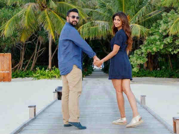 शादी के पूरे 11 साल शादी के पूरे 11 साल