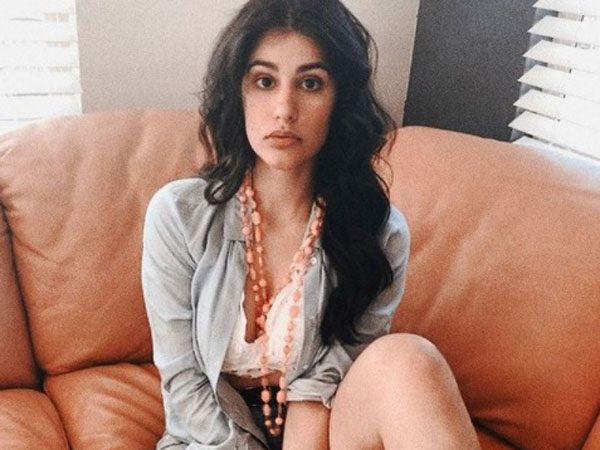 आउटसाइडर होने के नाते मौका मिल रहा है लेकिन लढ़ाई जारी है