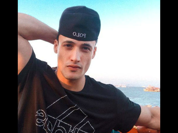  फैन फॉलोविंग