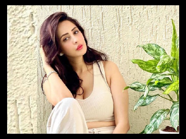 Chahatt khanna Chahatt khanna