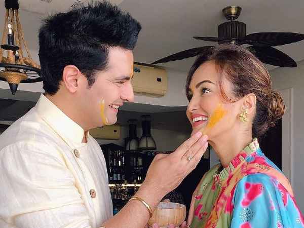 खुद ही फोड़ा सर