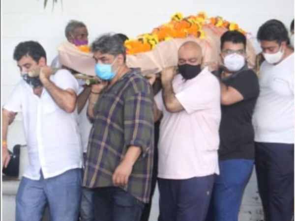 ट्विटर पर श्रद्धांजलि