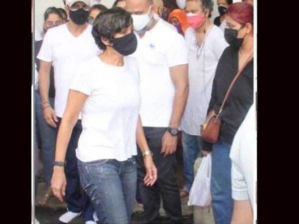 इंडस्ट्री में शोक की लहर