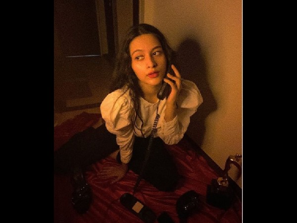 गीती गौर काफी खूबसूरत और बोल्ड 