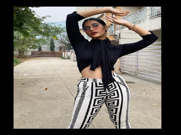 गीती गौरौ काफी स्टाइलिश