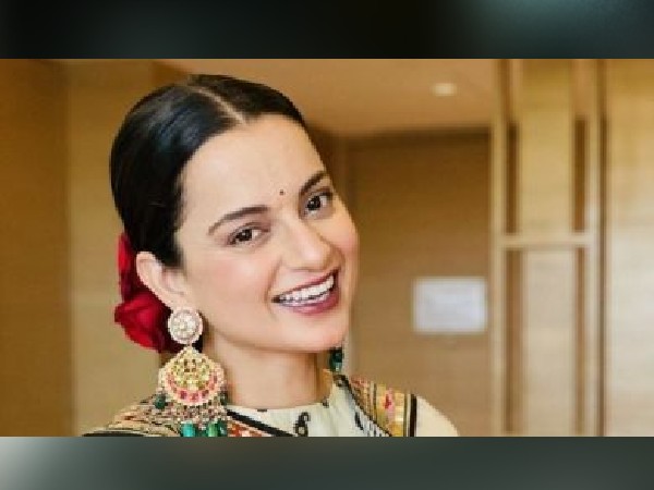 सलमान खान से शाहरुख खान- होस्ट