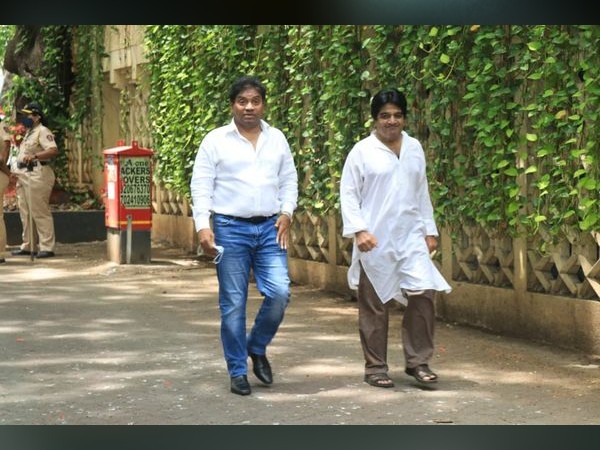 जॉनी लिवर भी दिखे