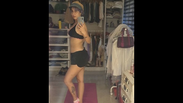  नेहा भसीन की फिटनेस और हिट सांग