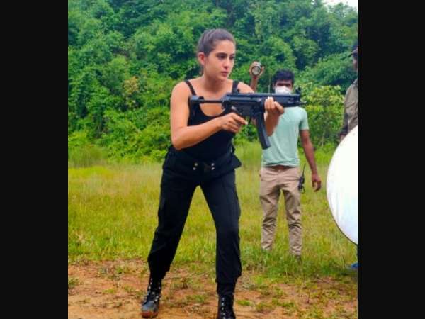 लीक हुई तस्वीरें