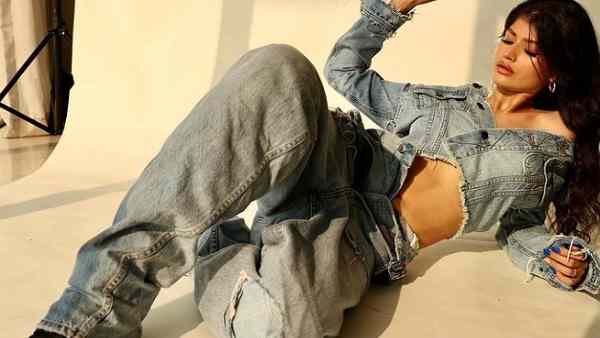 घर के प्रोडक्शन हाउस से नहीं होगा डेब्यू