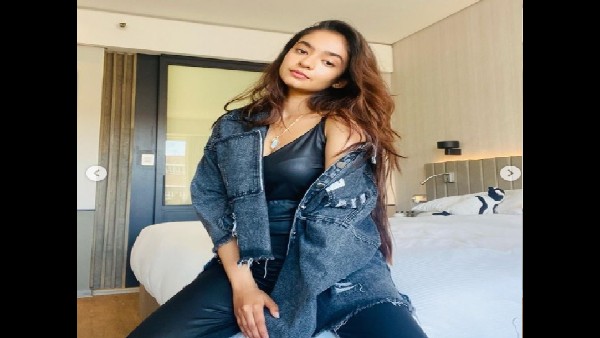 अनु्ष्का सेन की ग्लैमरस फोटो