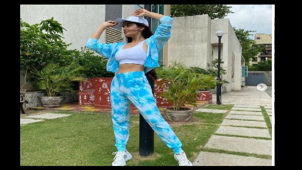 अनुष्का सेन की महीने में लाखों की कमाई