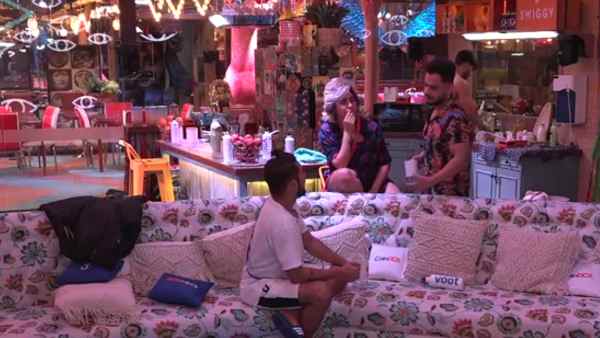 निशांत ने किया सदस्यों का पोस्टमार्टम