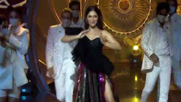 रिद्धिमा पंडित की एंट्री