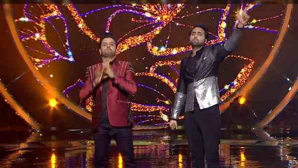 फाईनलिस्ट कर रहे हैं परफॉर्म