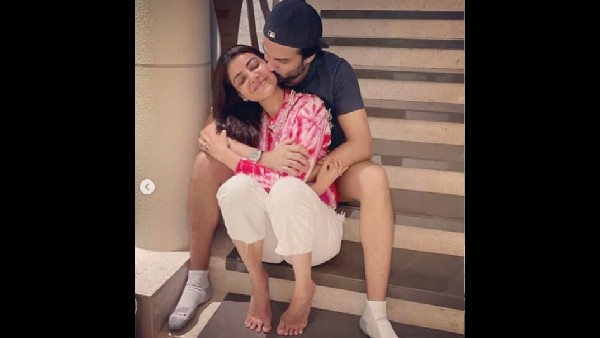 पति के साथ काजल अग्रवाल की रोमांटिक फोटो