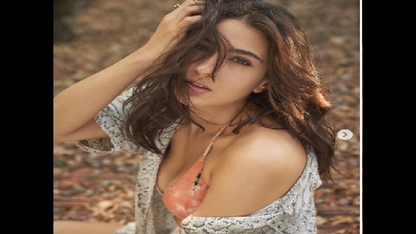 सारा अली खान ने बिकिनी लुक के साथ लिखी कविता