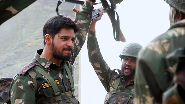 कारगिल के अलावा भी फिल्म की शूटिंग कुछ रियल लोकेशंस पर की गई है?