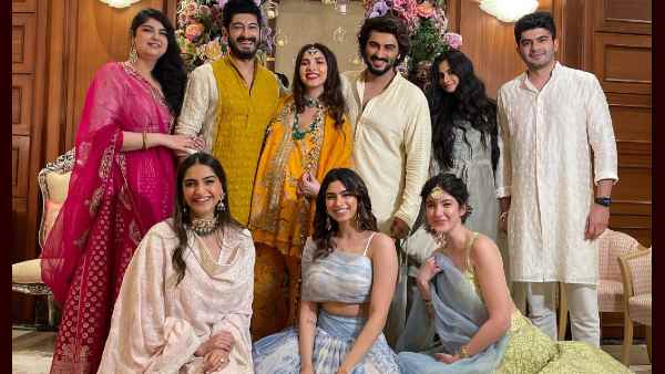 did-sonam-kapoor-hide-her-baby-bump-in-these-pictures-from-her-sister-in-law-s-godbharai