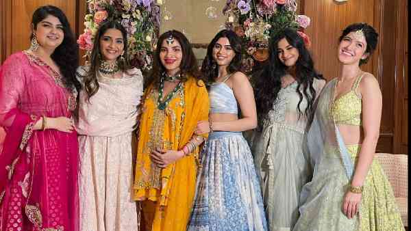 मिल रही हैं प्रेगनेंसी की बधाईयां