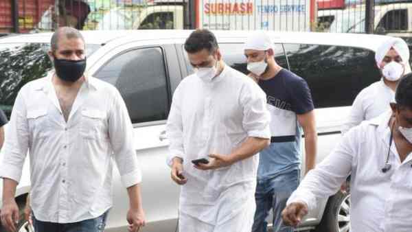 खबर सुनते ही पहुंचे अक्षय