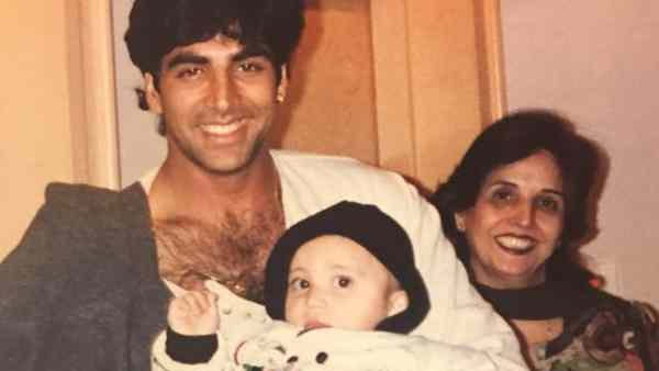 अक्षय कुमार की मां के अंतिम संस्कार में ये फिल्म हस्तियां पहुंची अक्षय कुमार की मां के अंतिम संस्कार में ये फिल्म हस्तियां पहुंची