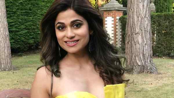 तीसरी प्रतिभागी शमिता शेट्टी