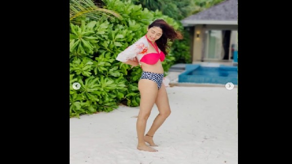 दिशा परमार बिकिनी में