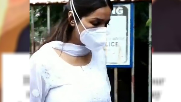 कनिका ढिल्लों से लेकर रितेश देशमुख