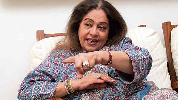 फैन्स करते रहते हैं प्रार्थना