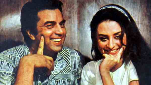 dharmendra-shares-saira-banu-called-to-inform-she-is-not-well-is-feeling-void-after-dilip-saab dharmendra-shares-saira-banu-called-to-inform-she-is-not-well-is-feeling-void-after-dilip-saab